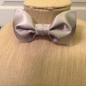 Bow tie